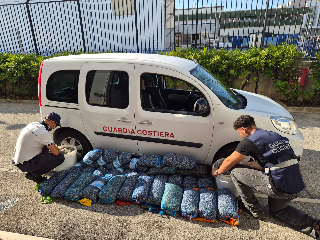 San Benedetto - Vongole senza tracciabilità e oltre i limiti di pesca: maxi controlli della Guardia Costiera, multe per oltre 7mila euro
